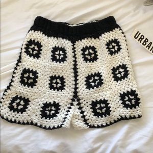 SUMMER READY ! Urban Outfitters Crochet Shorts